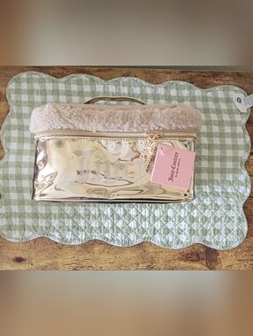 NWT Juicy Couture Gold Metallic Cosmetic Case with Faux Shearling Trim